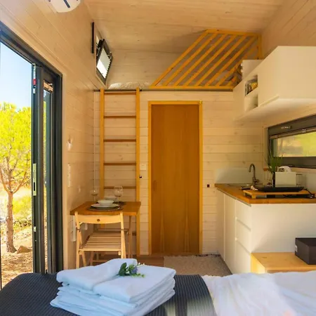 Isis Garden By Tiny Away * Azinhal