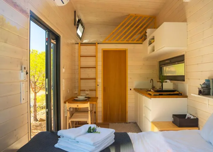 Isis Garden By Tiny Away * Azinhal